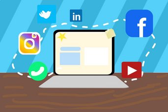 Grafik von einem Laptop mit Logos von Social Media Plattformen