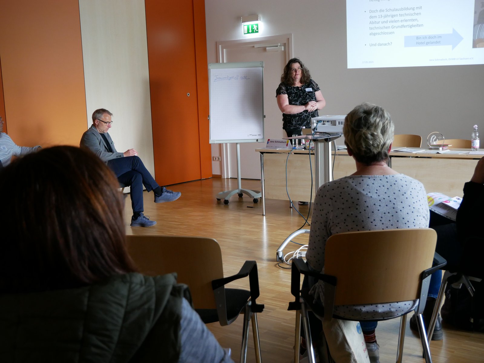 Teilnehmende im Gesprächsforum